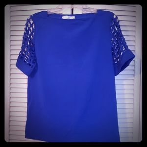 5/$25 FINAL PRICE Geometric sleeve shirt